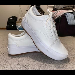 Women’s Old Skool Stacked Platform Leather Vans